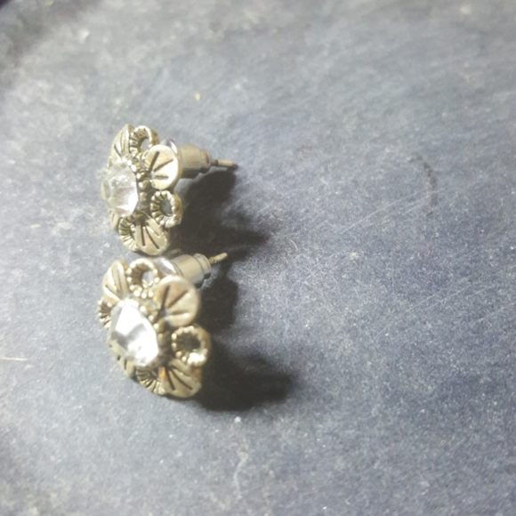 Bronze Flower Stud Earring Rhinestone - Picture 3 of 6